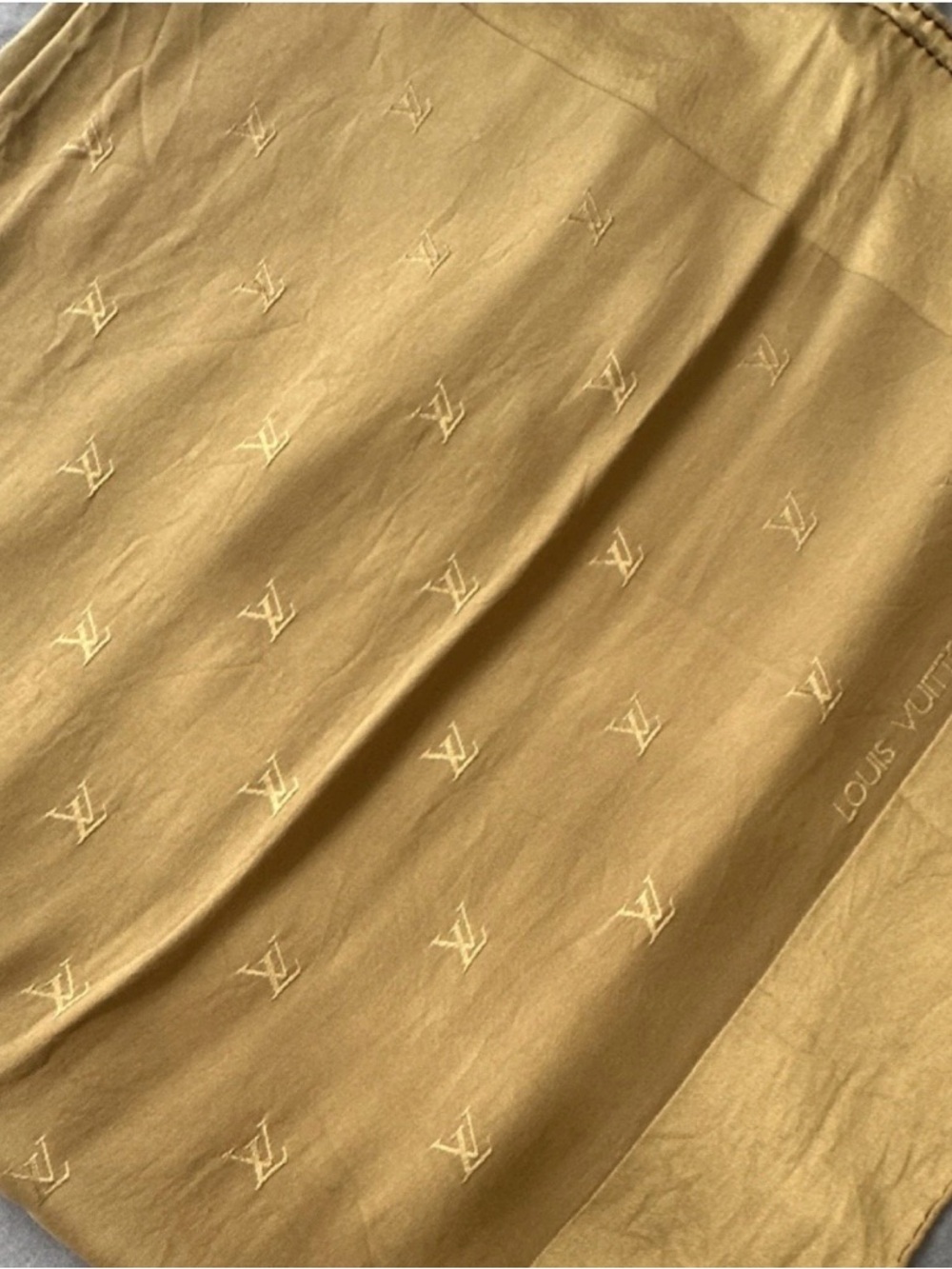 Louis Vuitton Olive Green Square Scarf Women - Picture 4 of 4